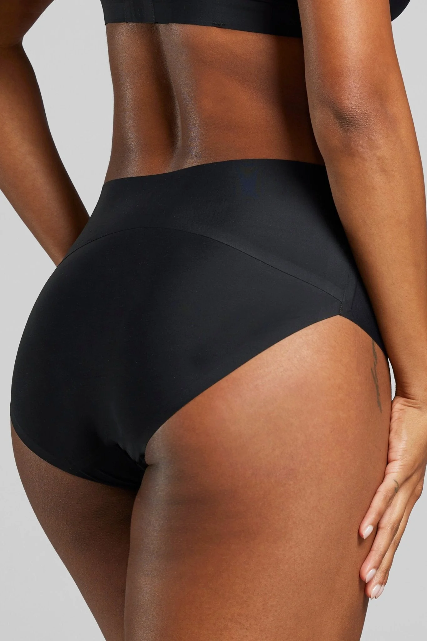 Invisible Shaping Panty - Image 14