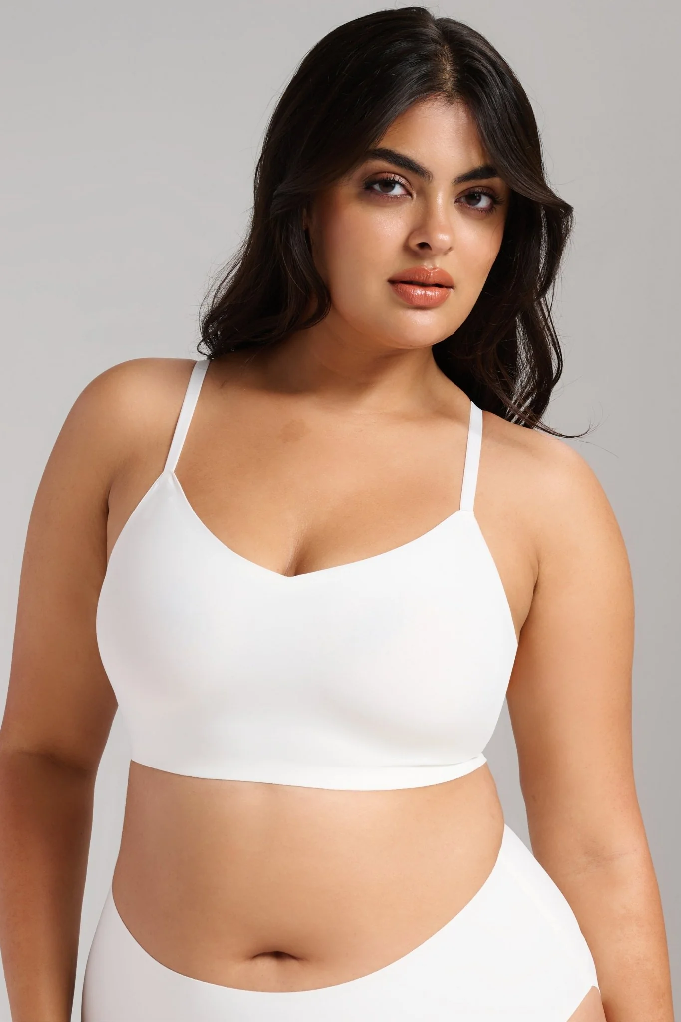 Invisible V-Neck Non-Padded Bra - Image 21