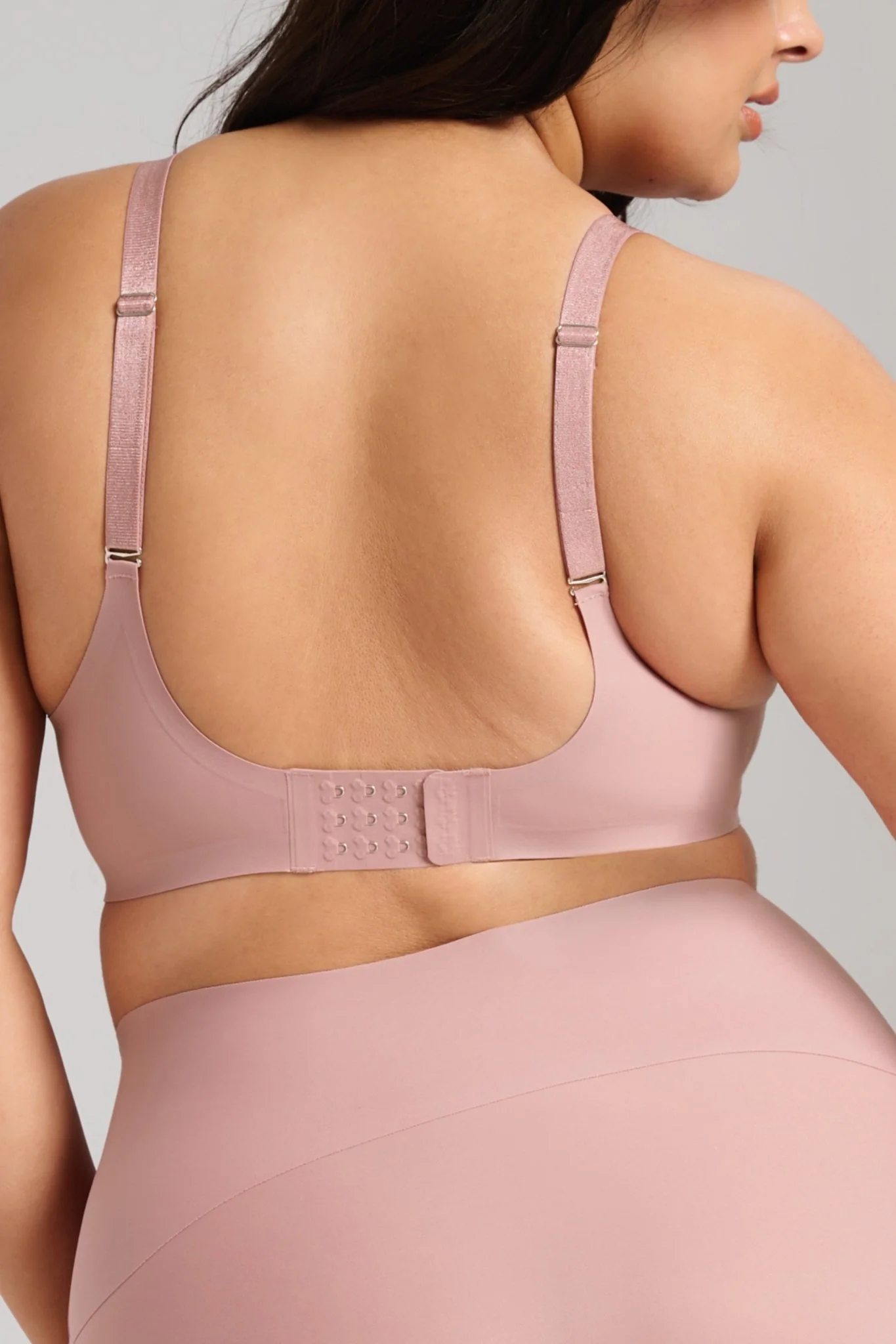 Invisible V-Neck Bra - Image 4