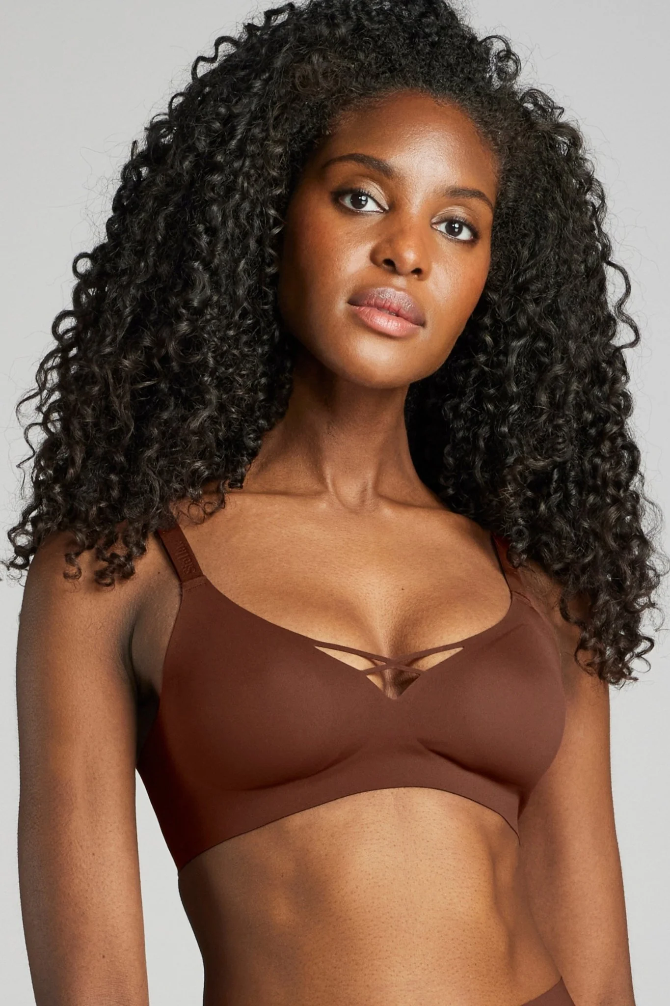 No-Show V-Neck Bra - Image 19