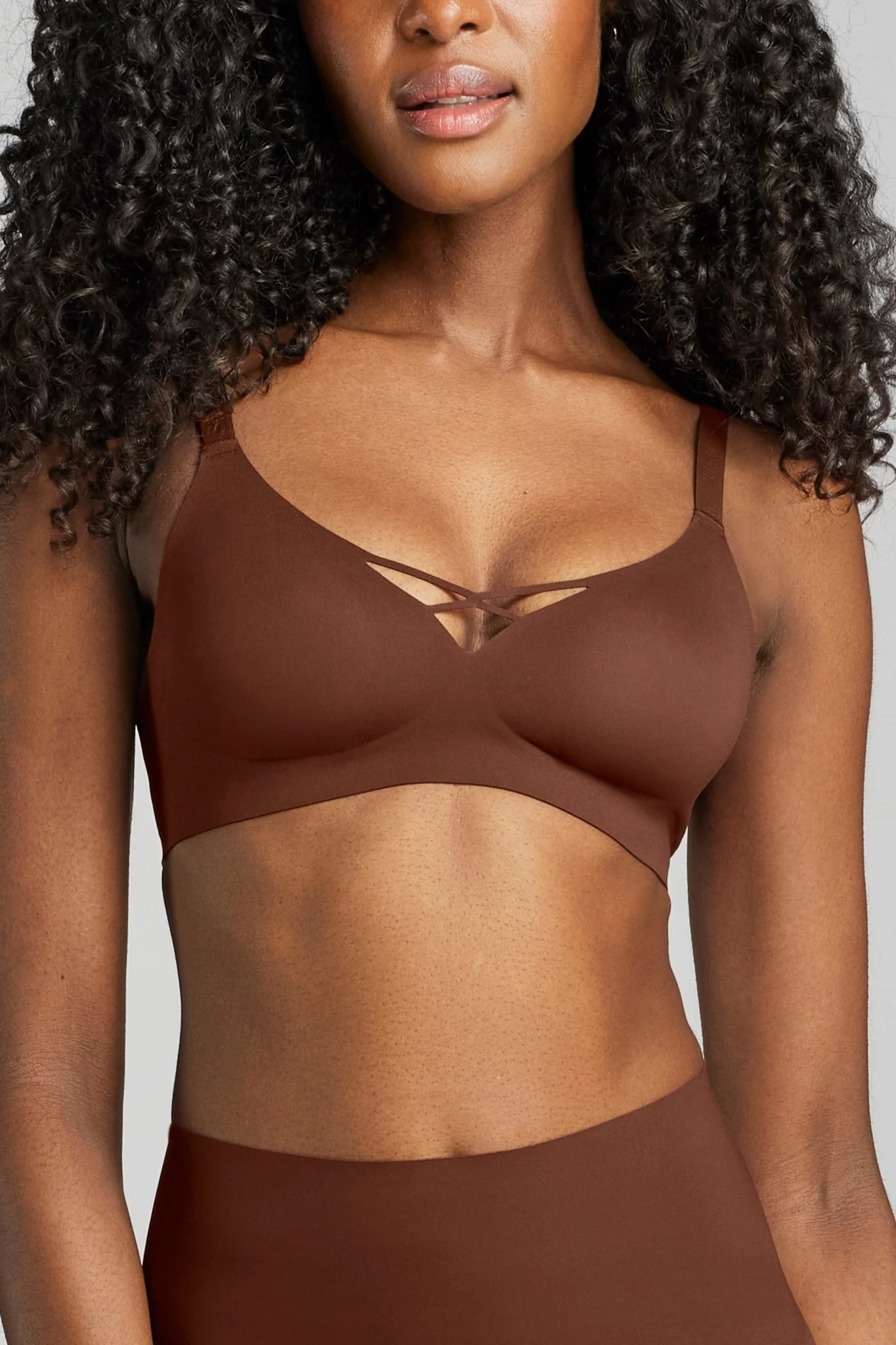 No-Show V-Neck Bra - Image 22