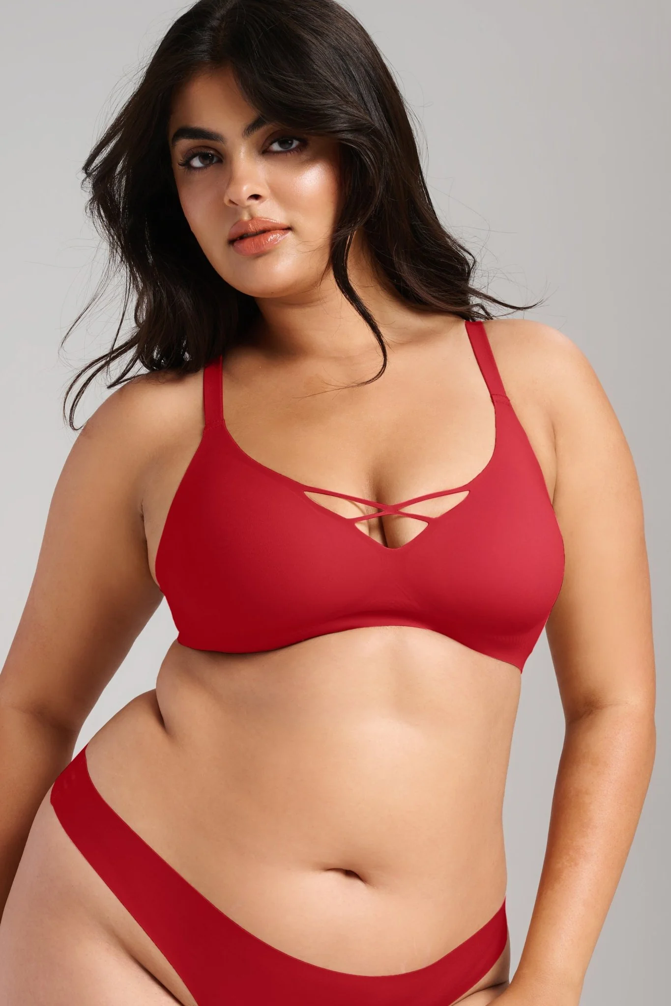 No-Show V-Neck Bra - Image 35