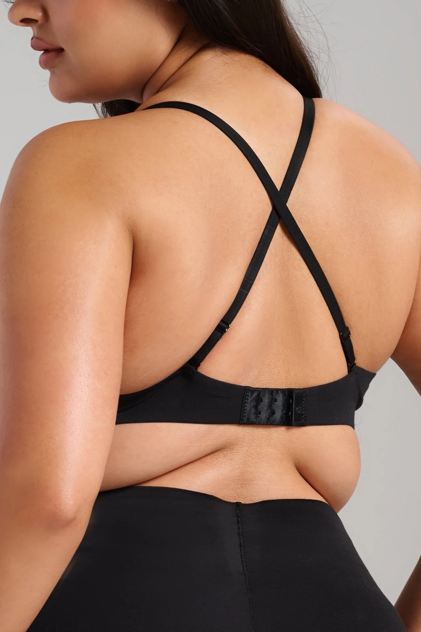 Organic Cotton No-Show V-Scoop Bra - Image 25