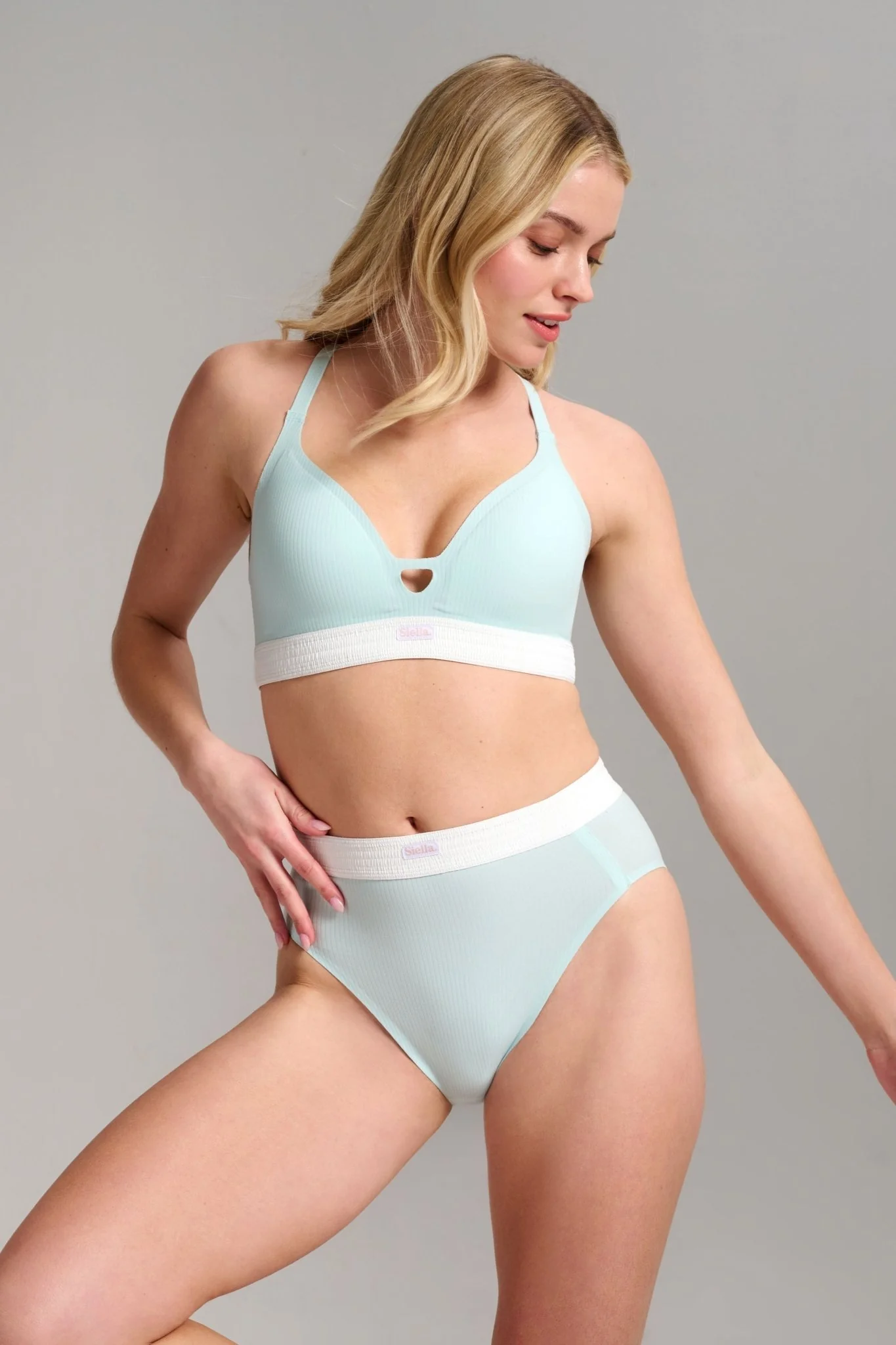 Organic Cotton Rib V-Neck Foam Bra - Image 5