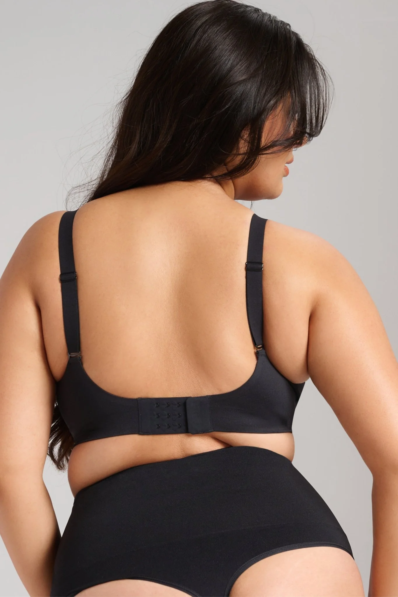 Sculpt V-Neck Bra - Image 13